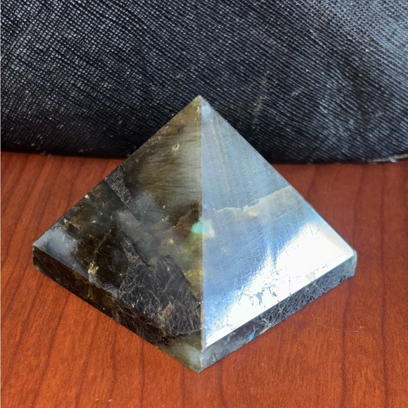Natural Labradorite Stone Pyramid Crystal - Picture 4 of 9